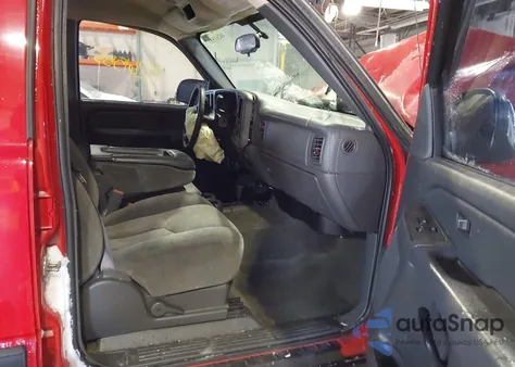 2006 Chevrolet Silverado 1500 Ls z USA, uszkodzony, nr VIN 2GCEK13V261236577